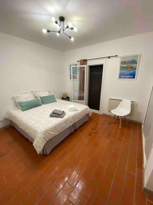 Simone, Appartement Maison, Quartier Calme, Grande Terrasse, Spa, Barbecue, 2 Chambres Fréjus Buitenkant foto