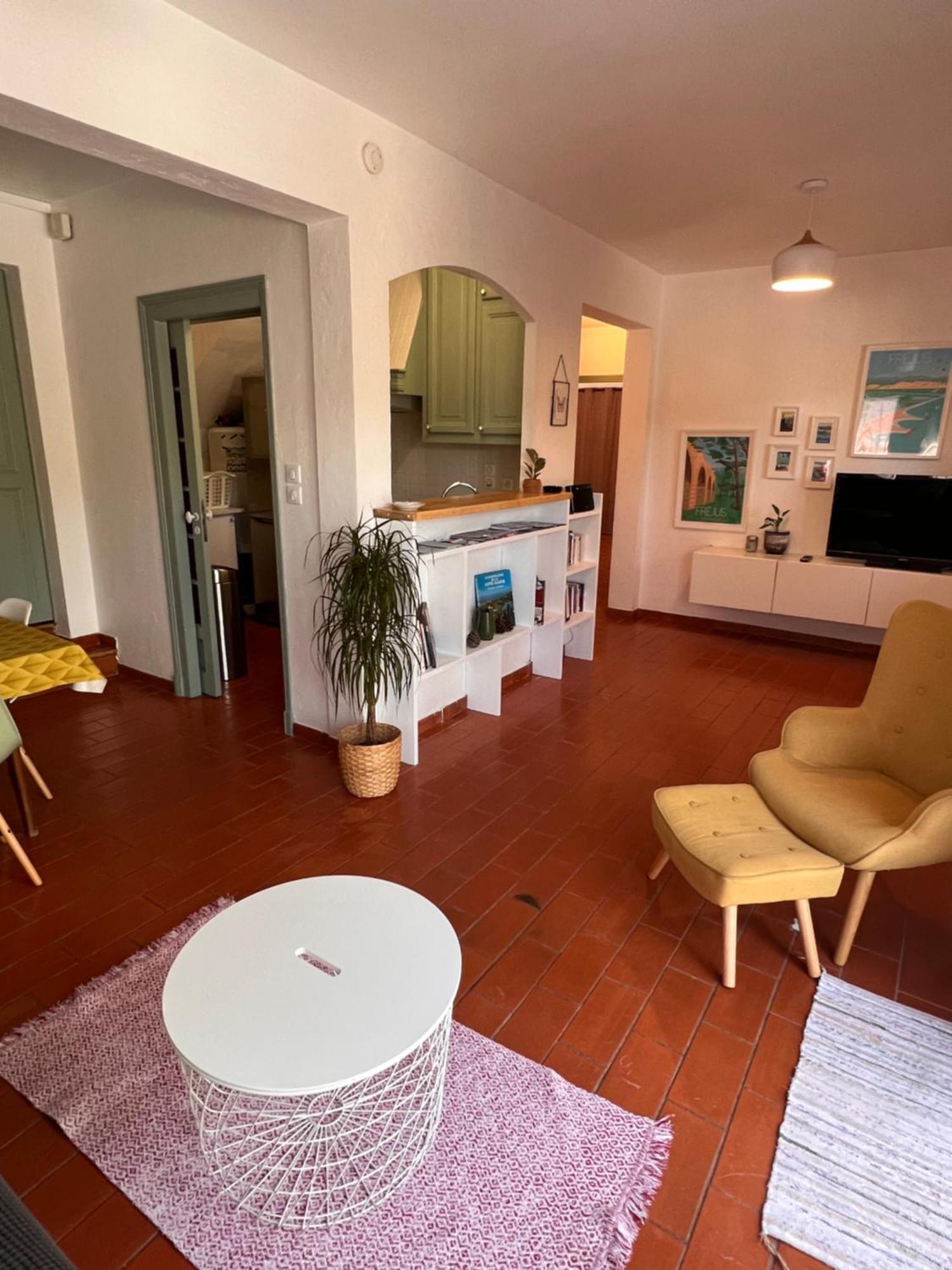 Simone, Appartement Maison, Quartier Calme, Grande Terrasse, Spa, Barbecue, 2 Chambres Fréjus Buitenkant foto